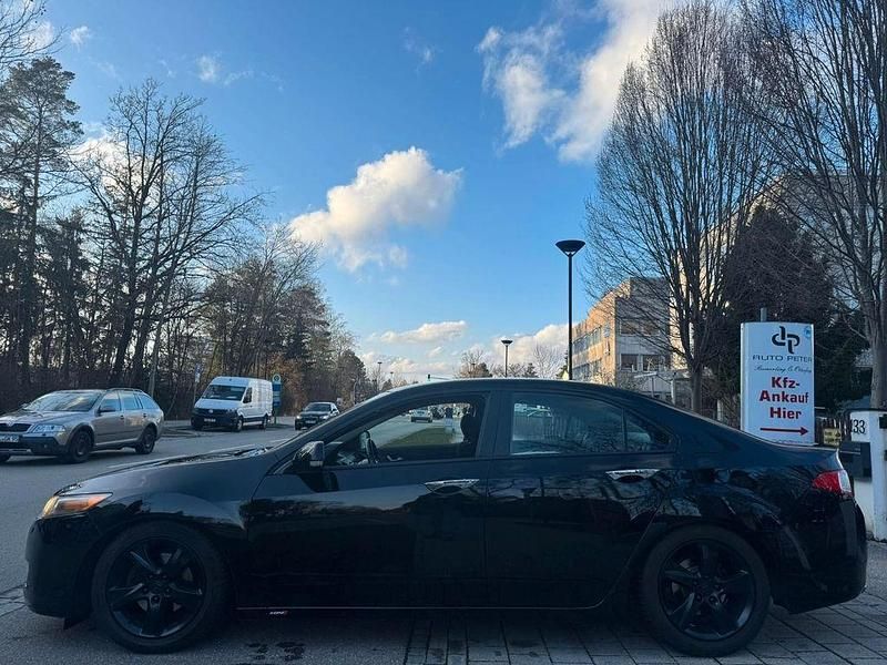 Gebraucht Honda Accord Elegance 156 PS (114 kW) 2009 Crystal black p. Limousine