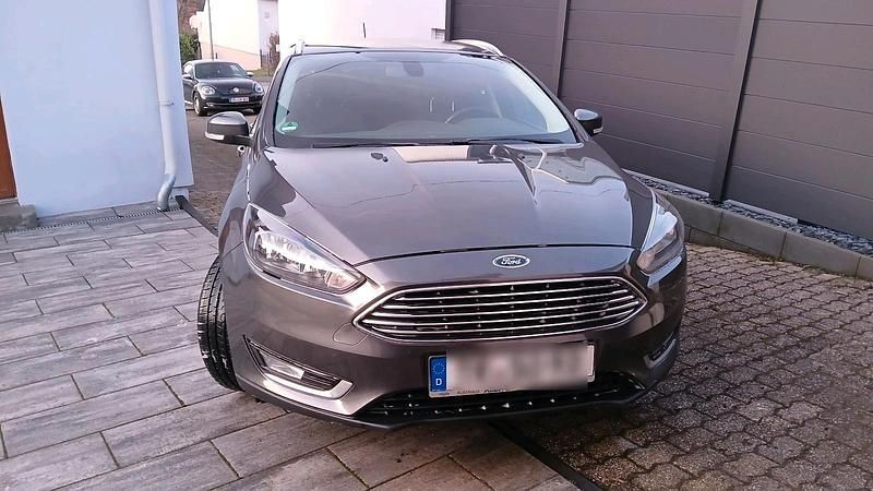 Gebraucht Ford Focus Business Edition 125 PS (91 kW) 2017 Grün Kombi
