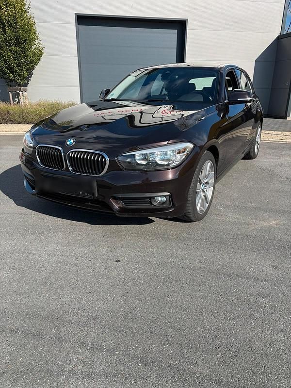 Braun Gebraucht 2016 BMW 118 Advantage Kleinwagen | 10.200 € (Fairer Preis) - Bild 1/4