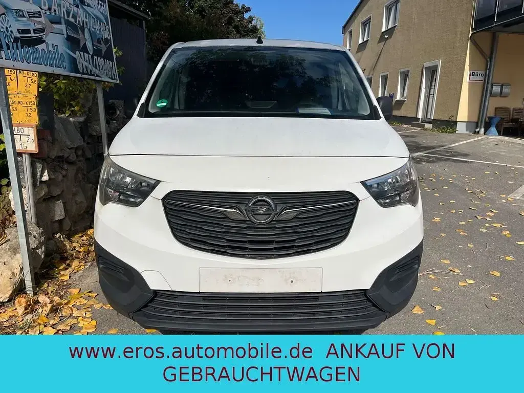 Używany Opel Combo Selection 102 KM (75 kW) 2020 Biały Minivan