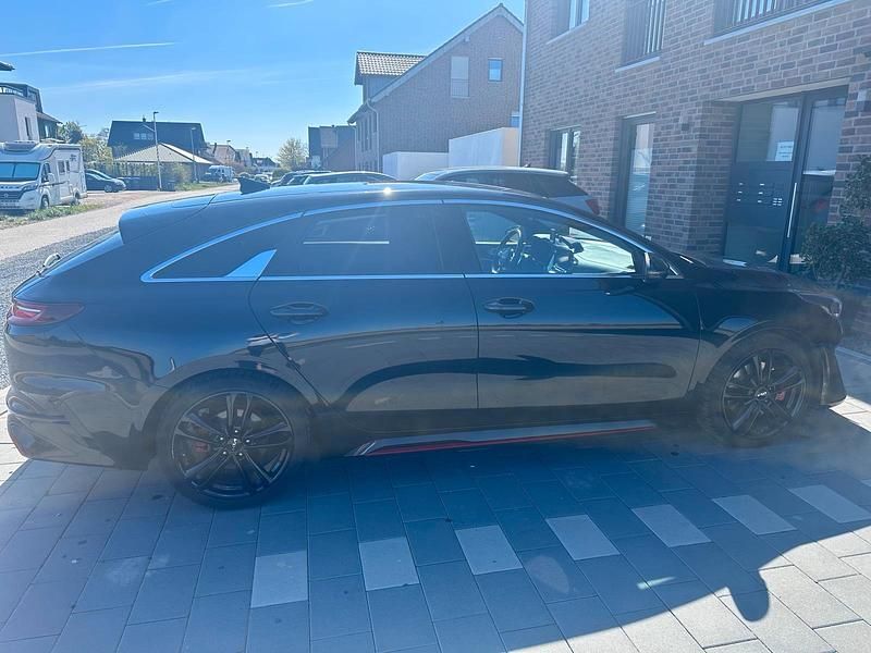 Gebraucht Kia ProCeed GT GT 204 PS (150 kW) 2022 Schwarz Kleinwagen