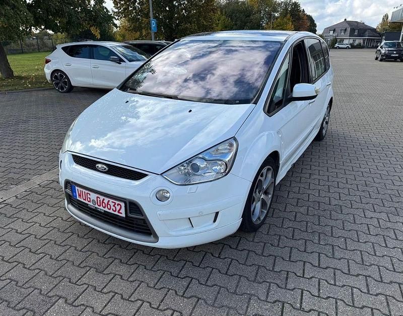 Weiß Gebraucht 2009 Ford S-MAX Titanium S Van / Kleinbus | 4.490 € (Fairer Preis) - Bild 1/4