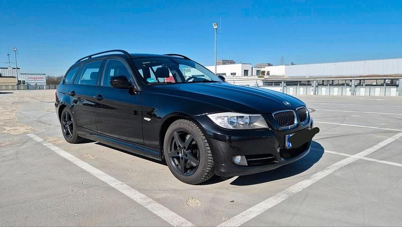 Gebraucht BMW 320 177 PS (130 kW) 2009 Schwarz Kombi
