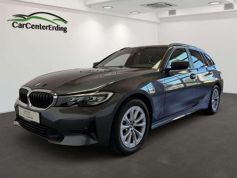 Mineralgrau Gebraucht 2022 BMW 318 Kombi | 26.990 € (Guter Preis) - Bild 1/4