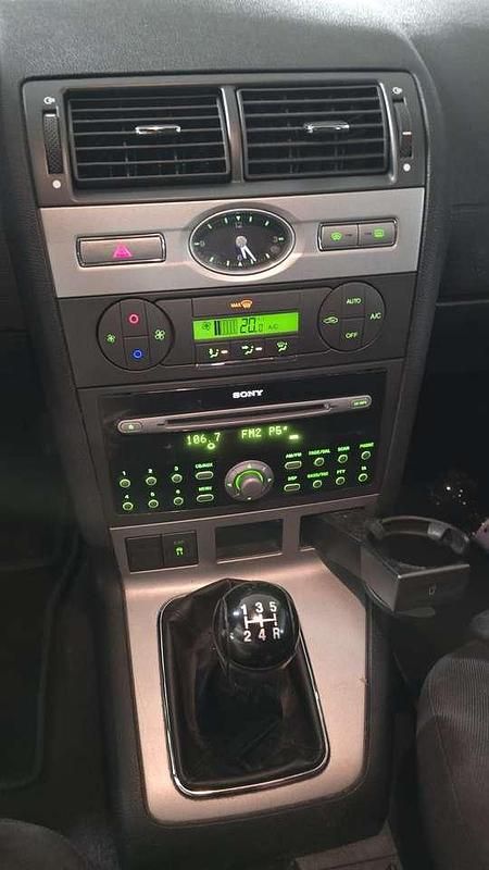 Gebraucht Ford Mondeo Ambiente 125 PS (91 kW) 2005 Grün Kombi