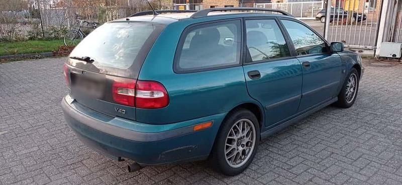 Gebraucht Volvo V40 165 PS (121 kW) 2001 Blau Kombi