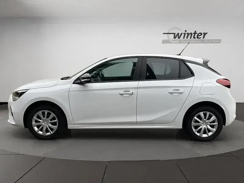 Używany Opel Corsa Edition 75 KM (55 kW) 2022 Biały Hatchback