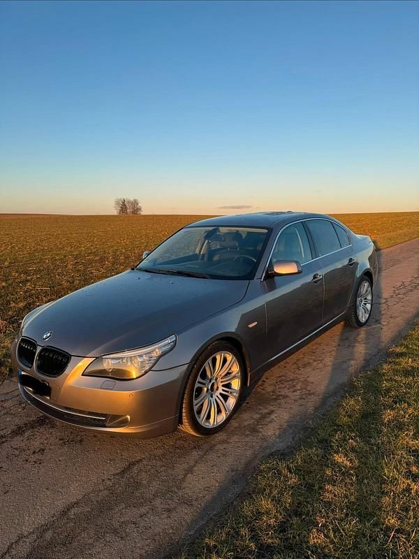 Gebraucht BMW 525 197 PS (144 kW) 2009 Grau Limousine