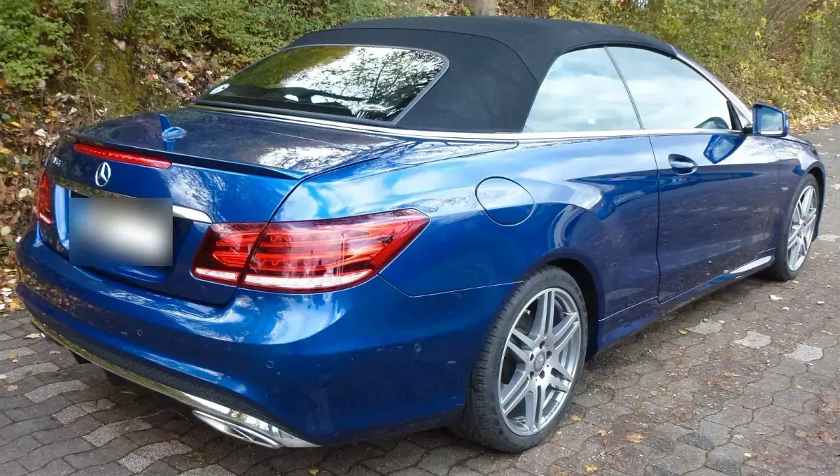 Usado Mercedes E220 AMG 170 CV (125 kW) 2016 Azul Descapotable