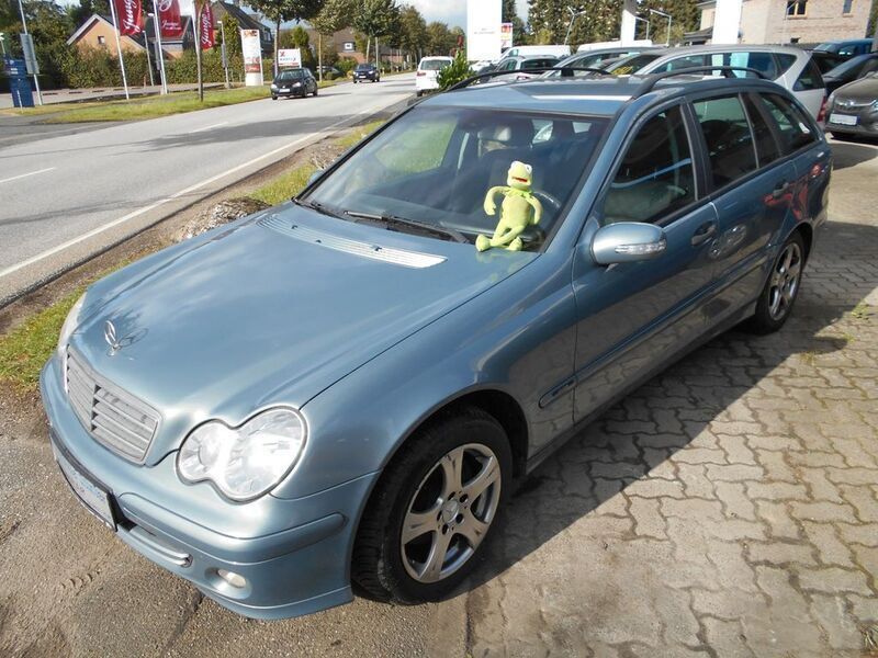 Grau Gebraucht 2004 Mercedes C200 Kombi | 3.950 € (Etwas zu teuer) - Bild 1/4