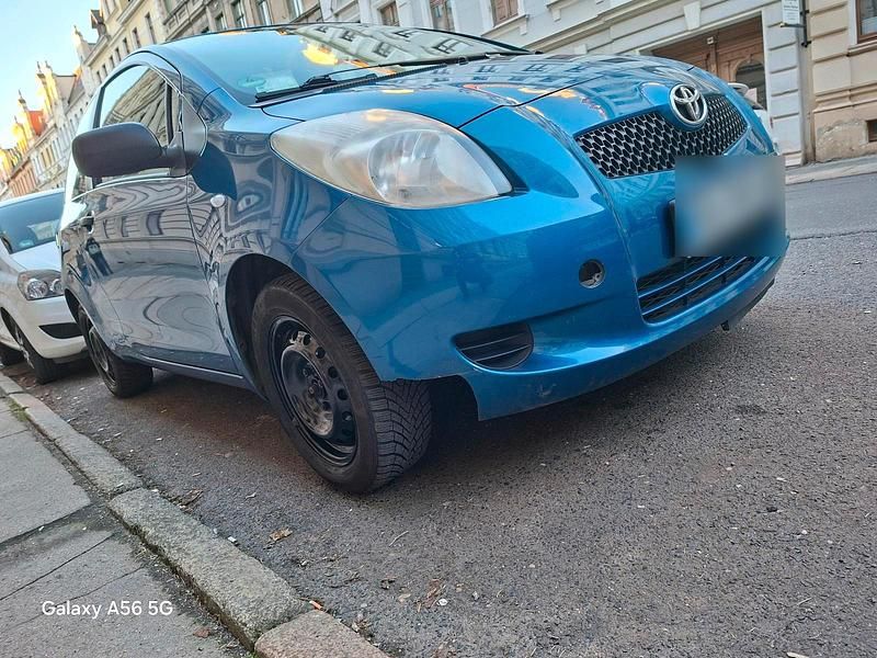 Gebraucht Toyota Yaris 69 PS (50 kW) 2007 Blau Kleinwagen