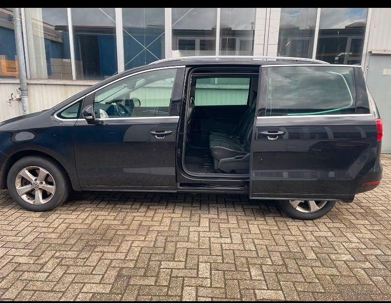 Gebraucht VW Sharan Comfortline 140 PS (102 kW) 2014 Schwarz Van / Kleinbus