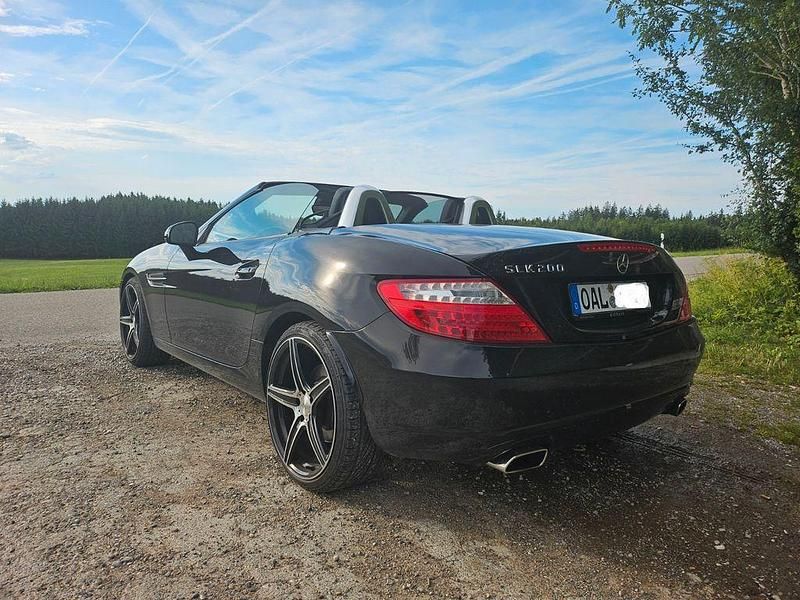 Gebraucht Mercedes SLK200 184 PS (135 kW) 2012 Schwarz Cabrio