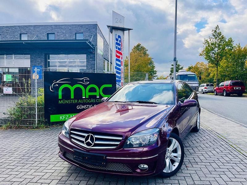 Rot Gebraucht 2010 Mercedes CLC250 Kleinwagen | 15.990 € - Bild 1/4