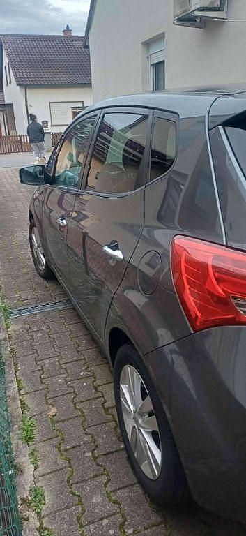 Grau Gebraucht 2011 Hyundai ix20 Trend Kleinwagen | 7.000 € (Fairer Preis) - Bild 1/4