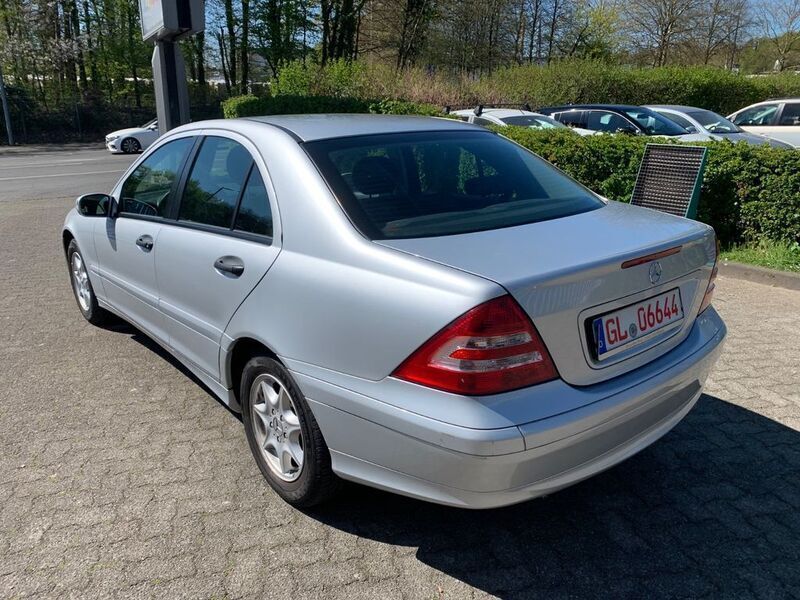 Gebraucht Mercedes C180 143 PS (105 kW) 2006 Silber Limousine