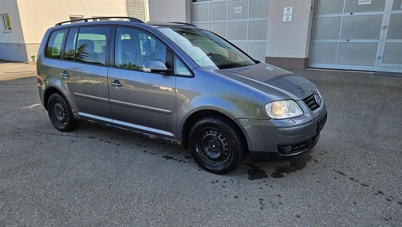 Grau Gebraucht 2004 VW Touran Van / Kleinbus | 699 € (Superpreis) - Bild 1/4