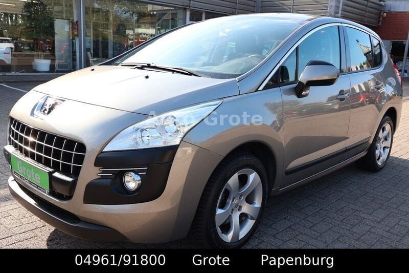 Braun Gebraucht 2013 Peugeot 3008 Van / Kleinbus | 8.990 € - Bild 1/4