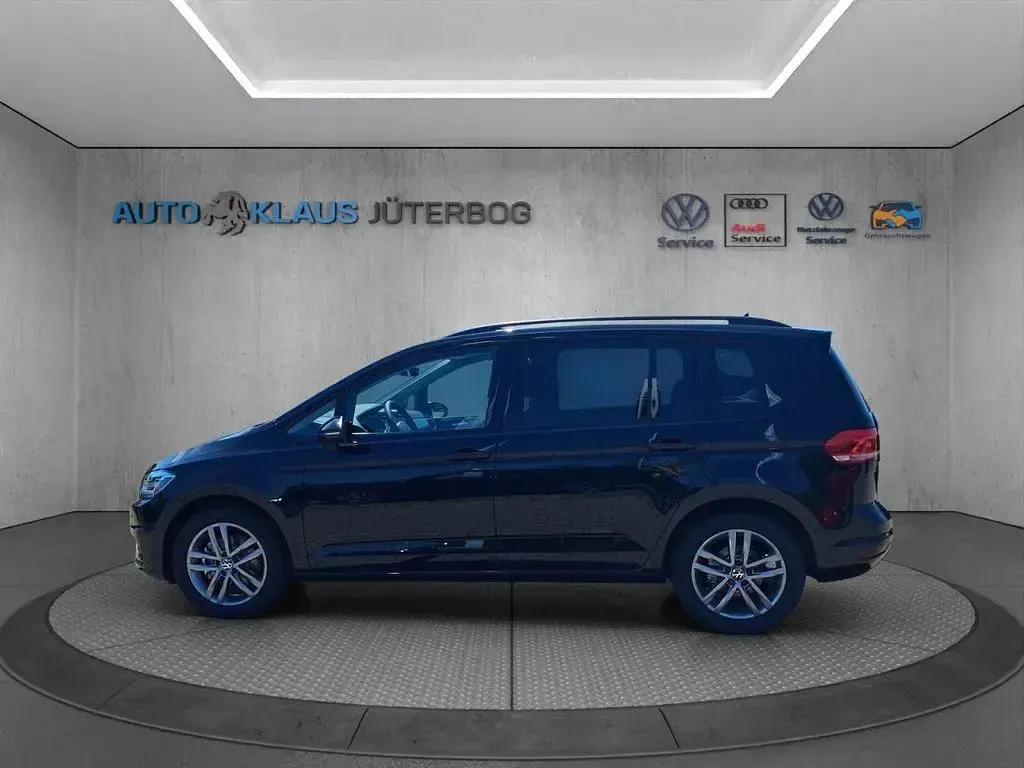 Neu VW Touran Comfortline 150 PS (110 kW) 2026 Schwarz Van / Kleinbus