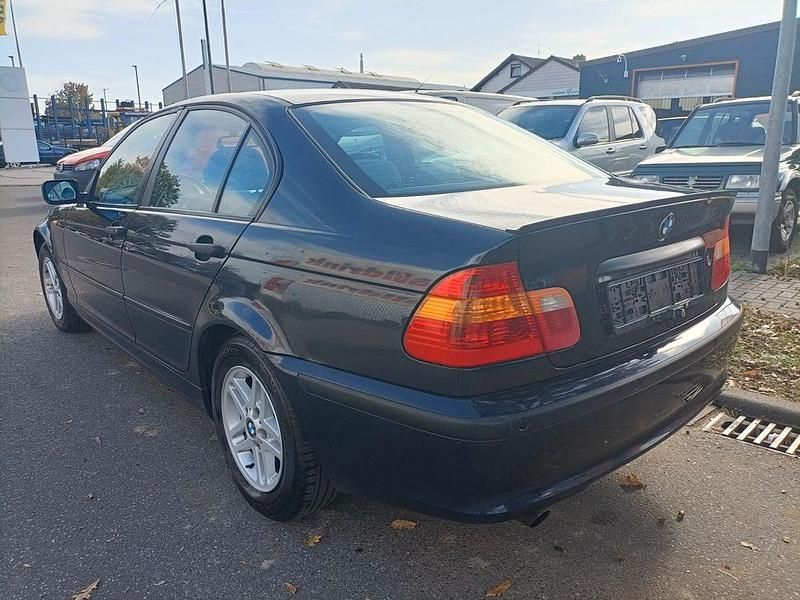 Gebraucht BMW 316 Sport Line 116 PS (85 kW) 2004 Blau Limousine