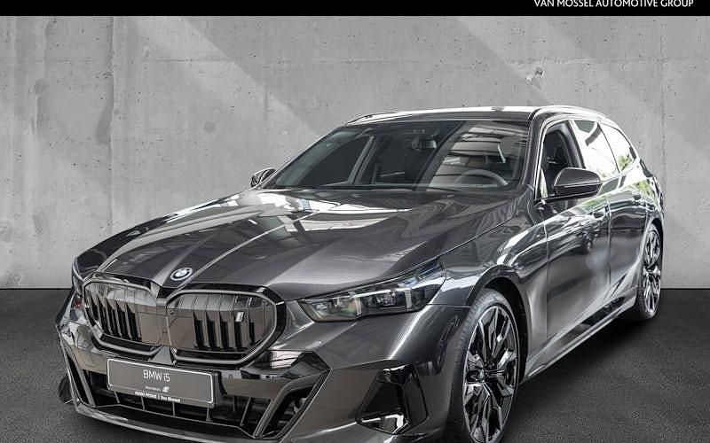 Grau Neu 2025 BMW i5 Limousine | 91.855 € - Bild 1/4