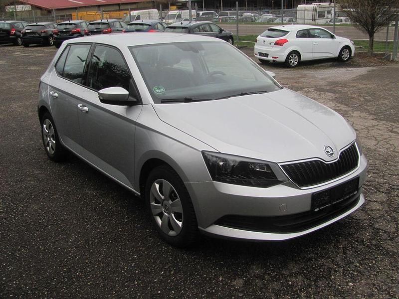 Gebraucht Skoda Fabia 75 PS (55 kW) 2015 Silber Limousine