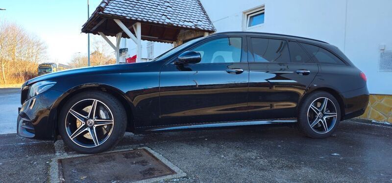 Gebraucht Mercedes E300 AMG 194 PS (142 kW) 2019 Schwarz Limousine
