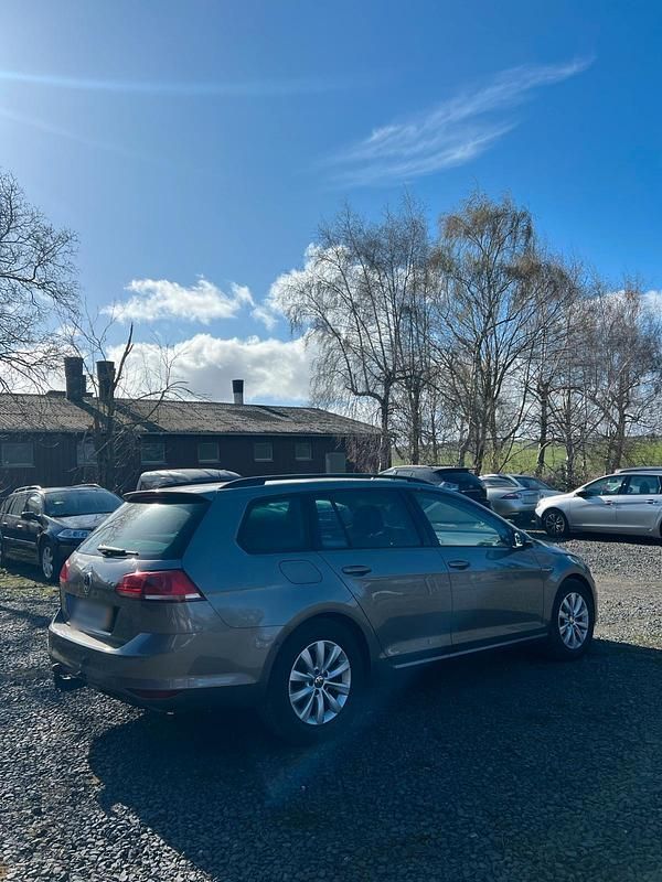 Gebraucht VW Golf VII 110 PS (80 kW) 2015 Gold Kombi