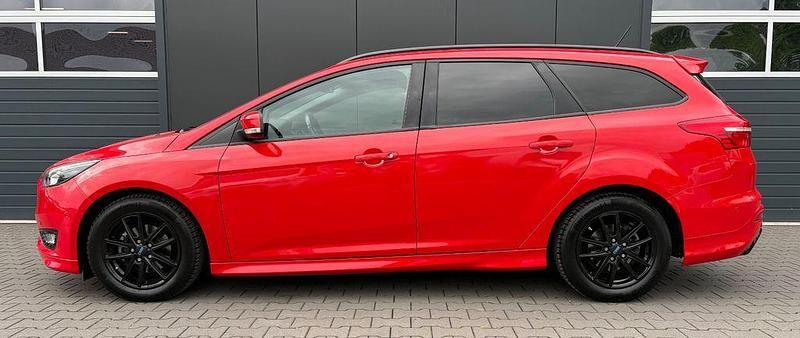 Gebraucht Ford Focus ST-Line 125 PS (91 kW) 2018 Rot Limousine