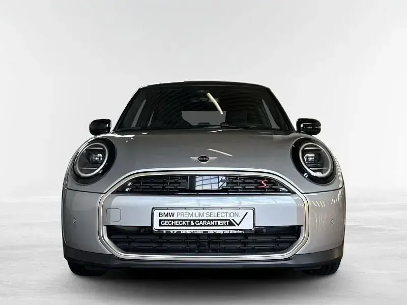 Używany Mini Cooper S 204 KM (150 kW) 2025 Srebrny Hatchback