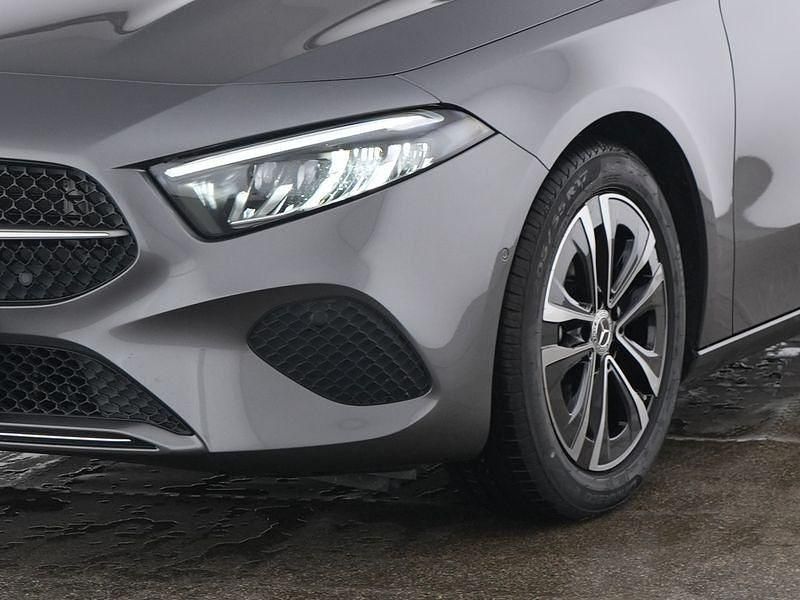 Gebraucht Mercedes A200 Advanced Plus 163 PS (119 kW) 2025 Grau Limousine