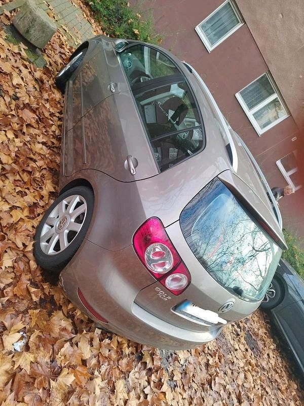 Gebraucht VW Golf VI Highline 122 PS (89 kW) 2011 Braun Kleinwagen