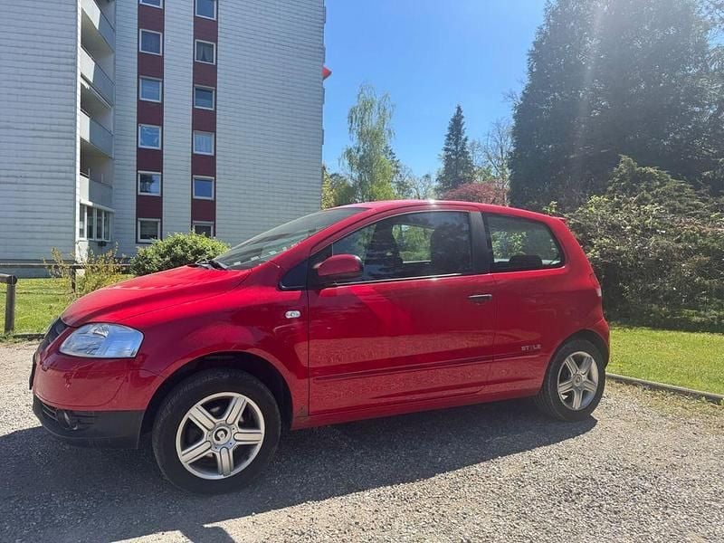 Usata VW Fox 54 CV (39 kW) 2010 Rosso Utilitaria