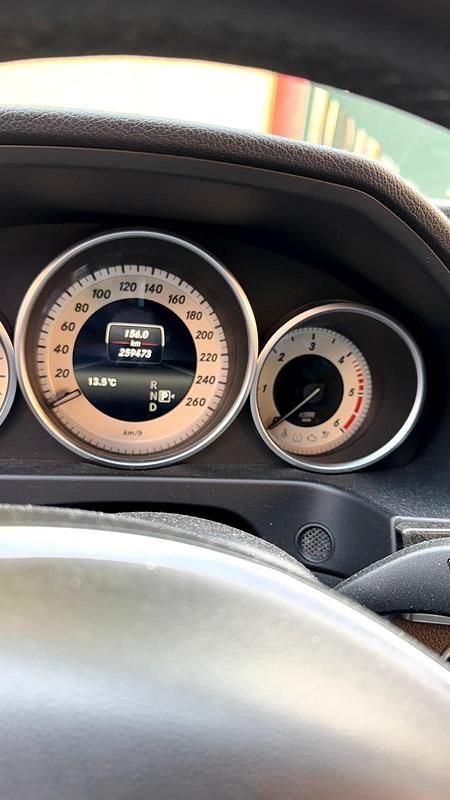 Gebraucht Mercedes E220 170 PS (125 kW) 2014 Grau Kombi