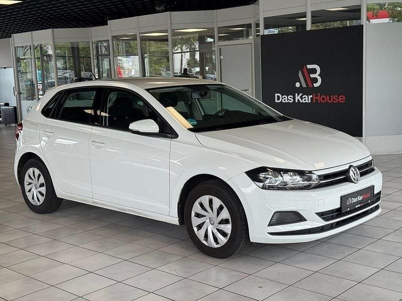 Weiß Gebraucht 2018 VW Polo Comfortline Limousine | 9.920 € (Fairer Preis) - Bild 1/4