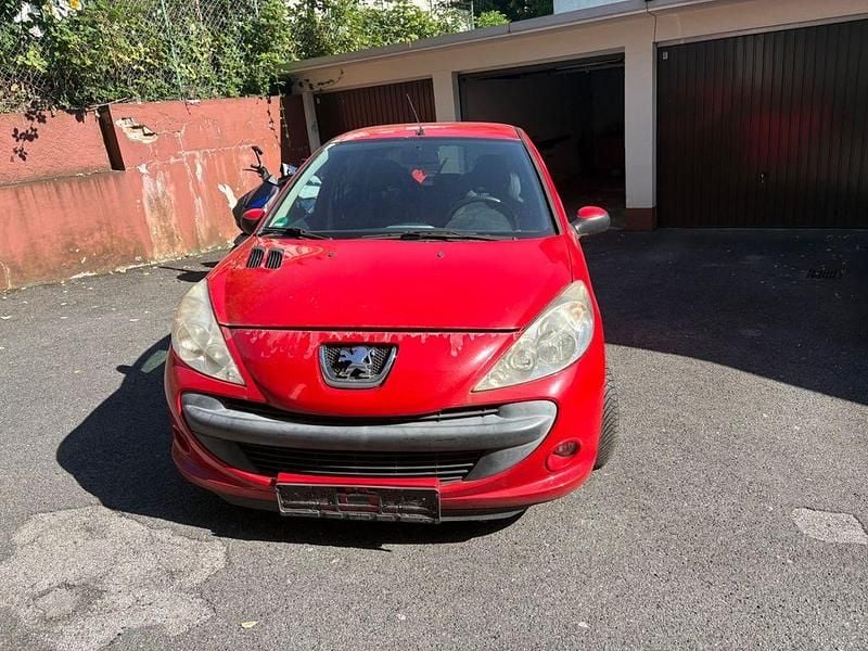 Rot Gebraucht 2009 Peugeot 206 Limousine | 1.111 € (Guter Preis) - Bild 1/4