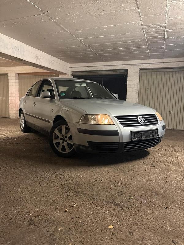 Gebraucht VW Passat 102 PS (75 kW) 2002 Silber Limousine