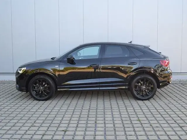 Gebraucht Audi Q3 Sportback S-Line 150 PS (110 kW) 2024 Mythosschwarz metallic SUV