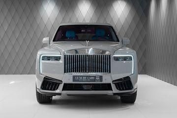 Neu Rolls Royce Cullinan 571 PS (419 kW) 2026 Grau SUV