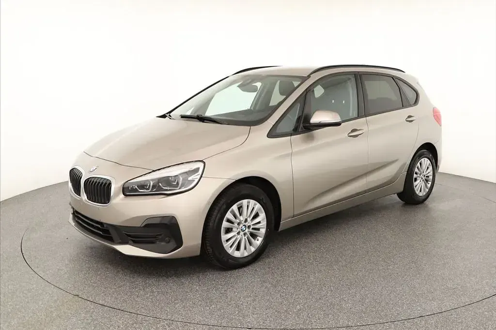 Gebraucht BMW 218 Advantage 136 PS (100 kW) 2021 Kaschmirsilber Van / Kleinbus