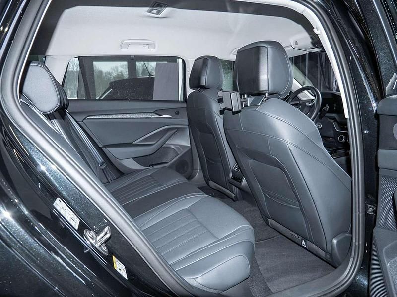 Gebraucht Skoda Superb Selection 150 PS (110 kW) 2024 Ebonyschwarz Kombi