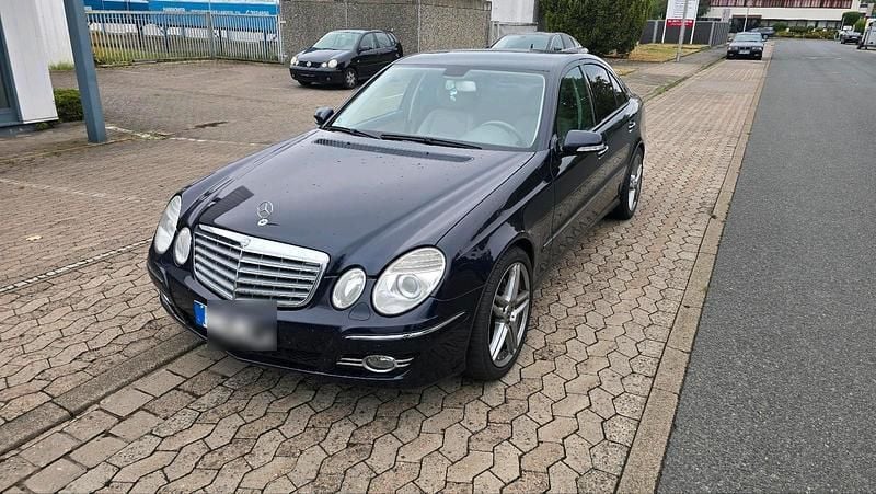 Blau Gebraucht 2007 Mercedes E500 Sport Limousine | 6.500 € (Guter Preis) - Bild 1/4