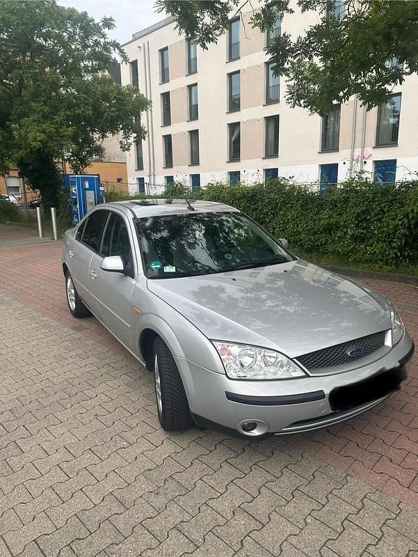 Silber Gebraucht 2002 Ford Mondeo Ghia Limousine | 2.300 € (Fairer Preis) - Bild 1/4