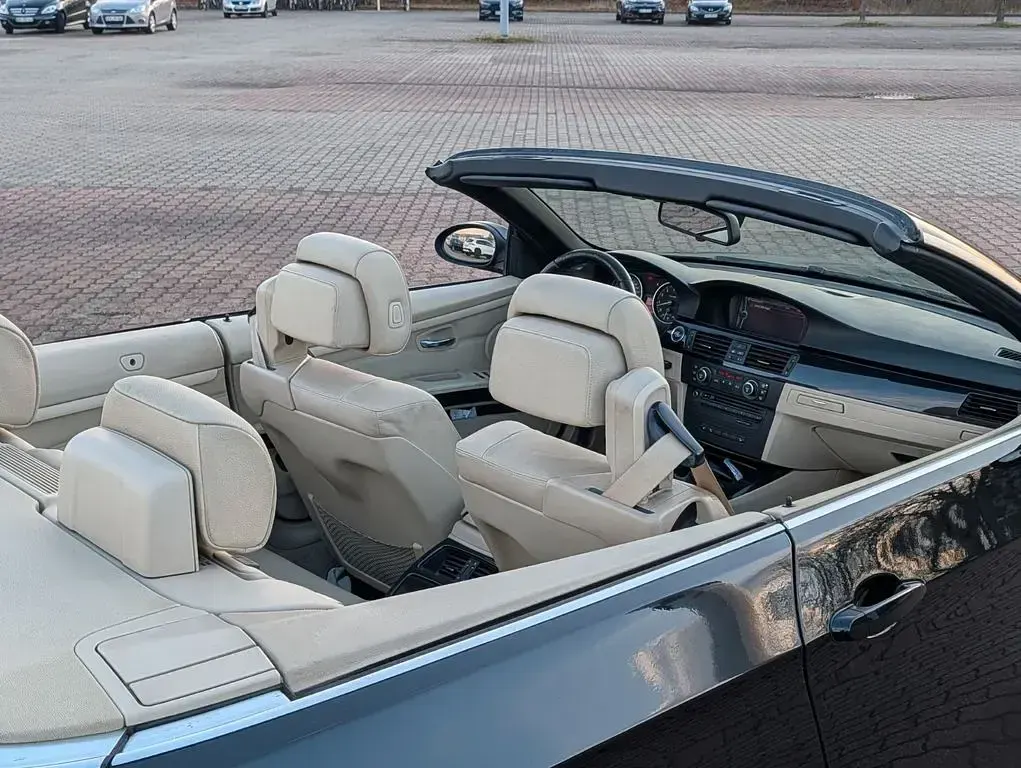 Gebraucht BMW 325 Cabriolet Performance 218 PS (160 kW) 2009 Schwarz Cabrio