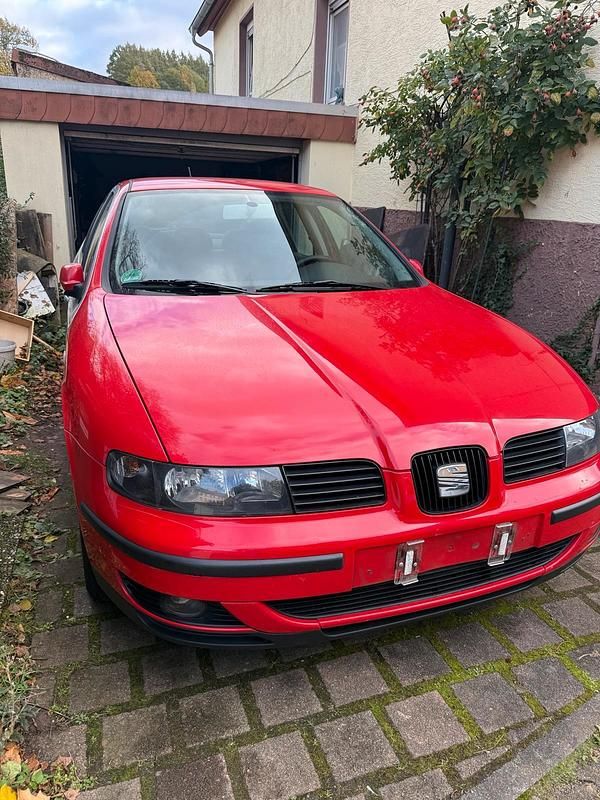 Rot Gebraucht 2000 Seat Leon Limousine | 800 € (Guter Preis) - Bild 1/4