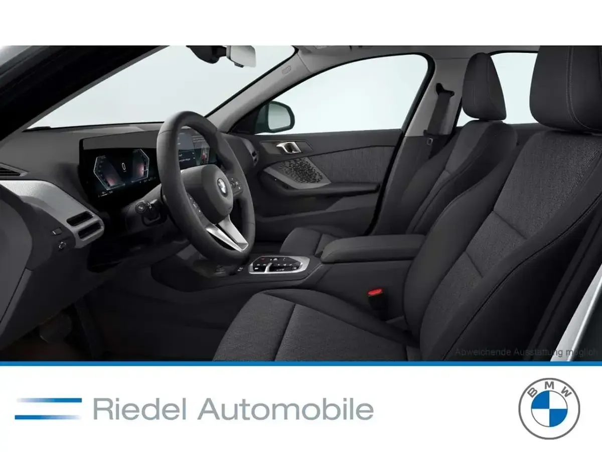 Gebraucht BMW 120 163 PS (119 kW) 2025 Skyscrapergrau metallic Kleinwagen