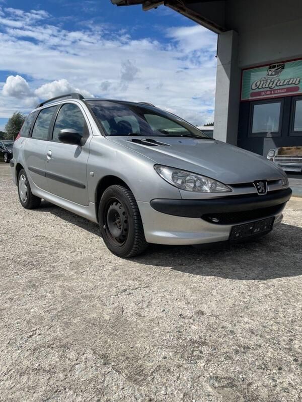 Grau Gebraucht 2003 Peugeot 206 Filou Kombi | 599 € (Superpreis) - Bild 1/4