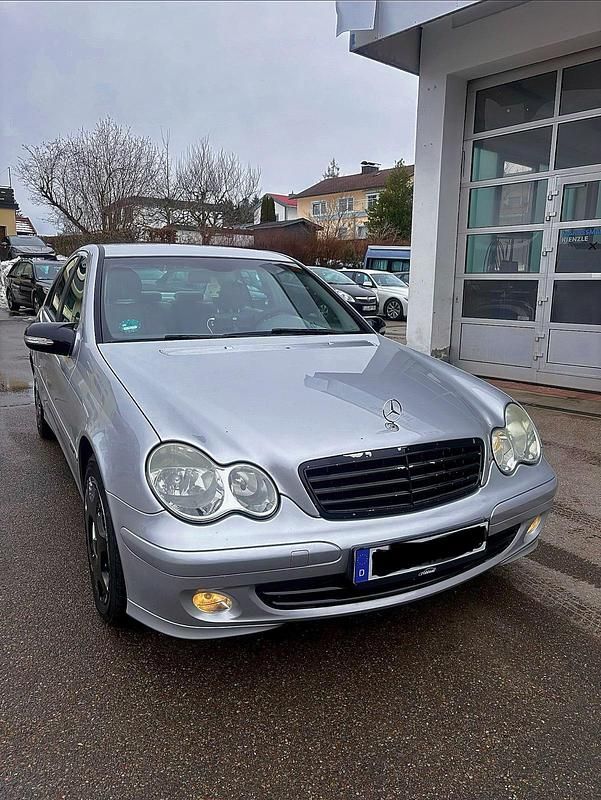Gebraucht Mercedes C200 Classic 122 PS (89 kW) 2004 Silber Limousine