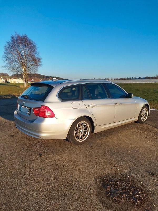 Gebraucht BMW 320 Exclusive 184 PS (135 kW) 2011 Silber Kombi