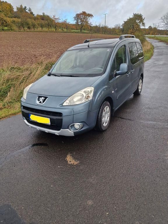 Gebraucht 2012 Peugeot Partner Tepee Family Van / Kleinbus | 4.500 € (Superpreis) - Bild 1/4